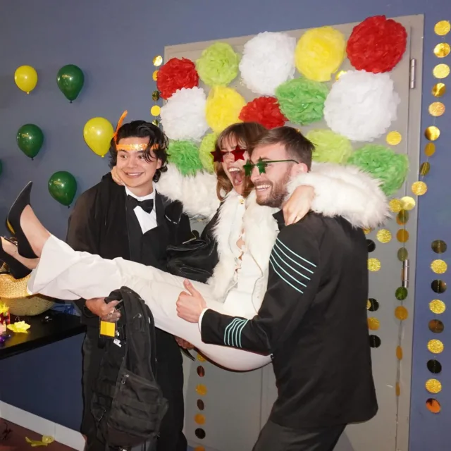 🎭🎉 Carnival at EVO Madrid! 🇧🇷✨

The energy, the colors, the flavors—Brazilian Carnival brought pure joy to EVO Madrid! 🥳🎊 

From delicious Brigadeiros & Pão de Queijo to festive vibes and fun moments, we loved celebrating this cultural tradition together.

Obrigado to everyone who joined the party! 💚💛